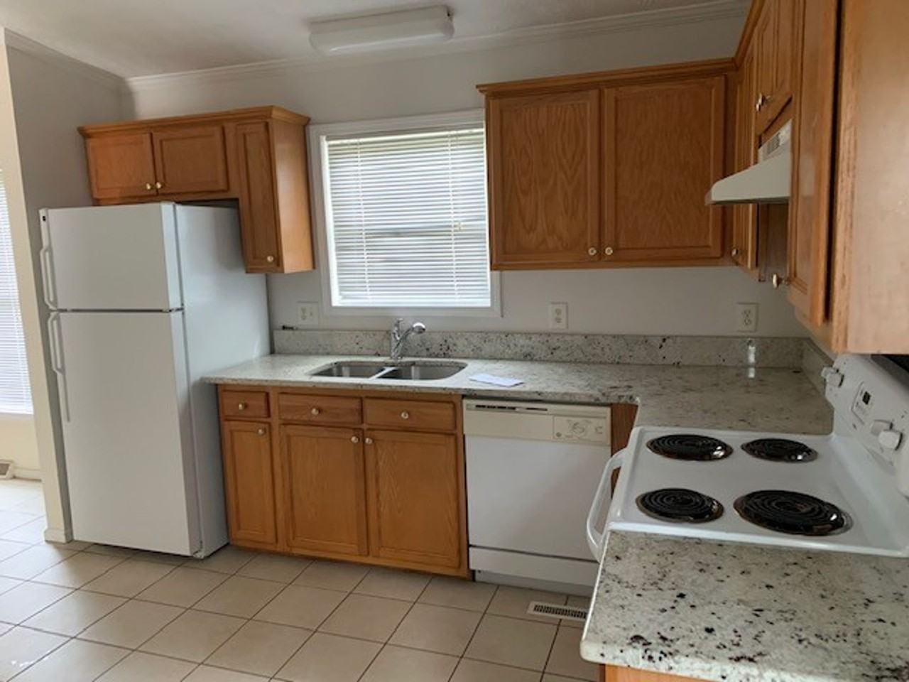 1311 Bright Ct - Photo 2 of 14