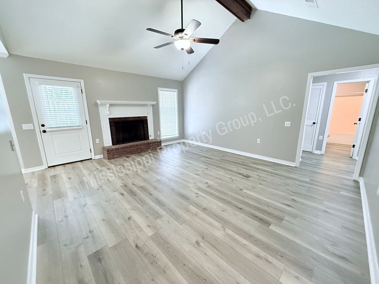 2112 Harris Dr - Photo 6 of 27
