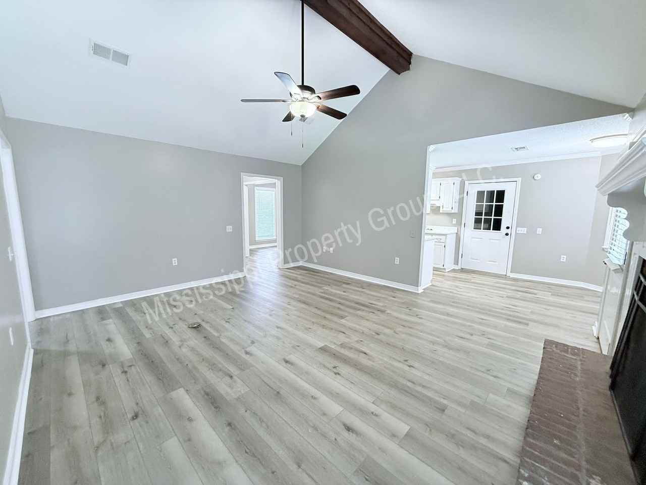 2112 Harris Dr - Photo 7 of 27