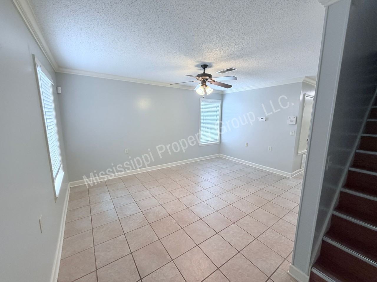 1017 Inverness Ln - Photo 4 of 35