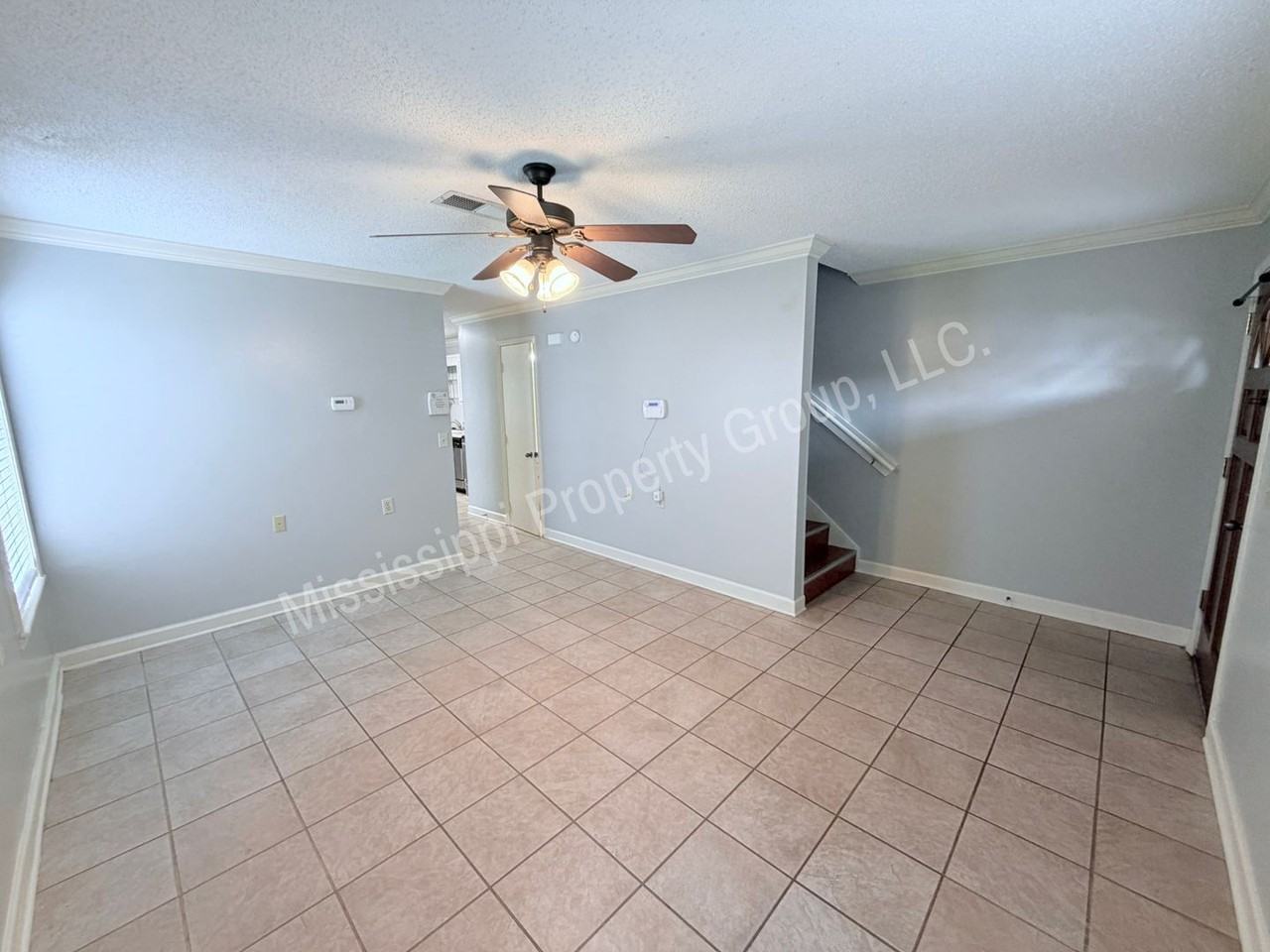 1017 Inverness Ln - Photo 5 of 35