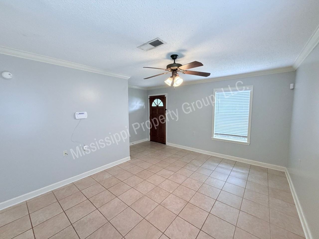 1017 Inverness Ln - Photo 6 of 35