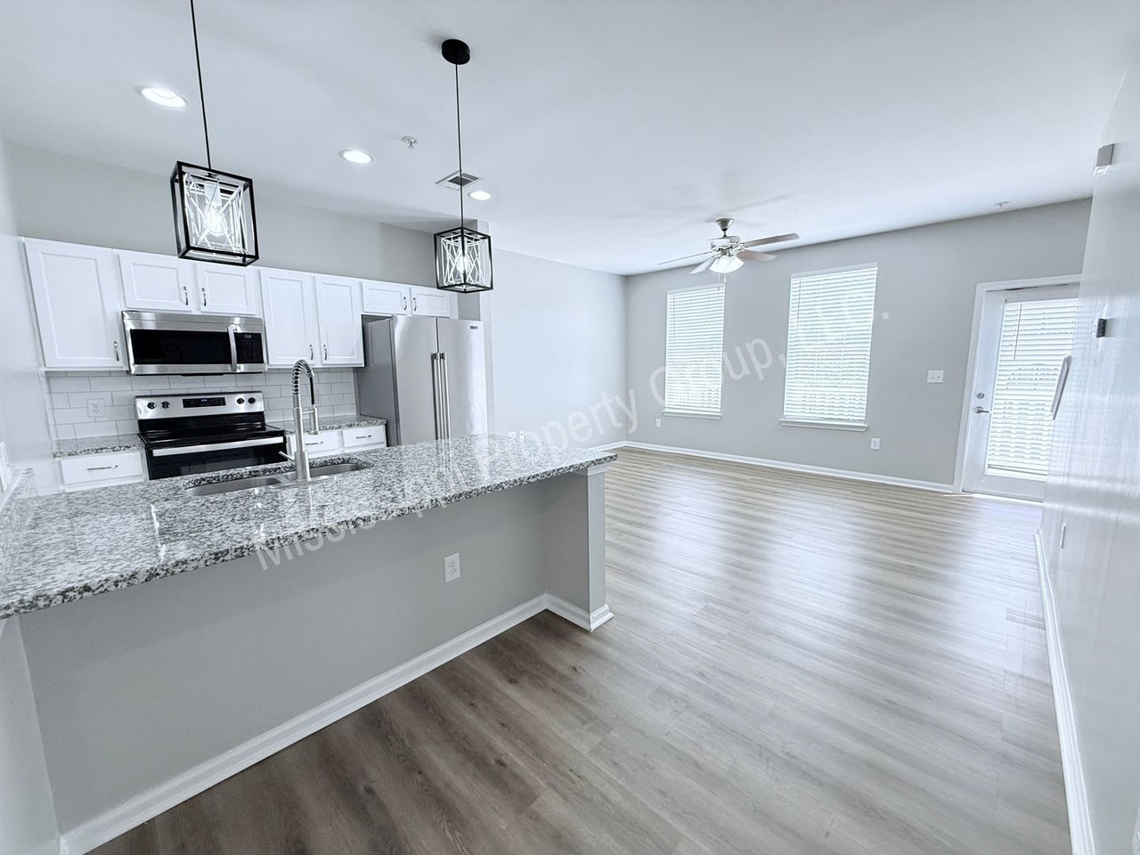 238 Town Center Dr - Photo 3 of 24