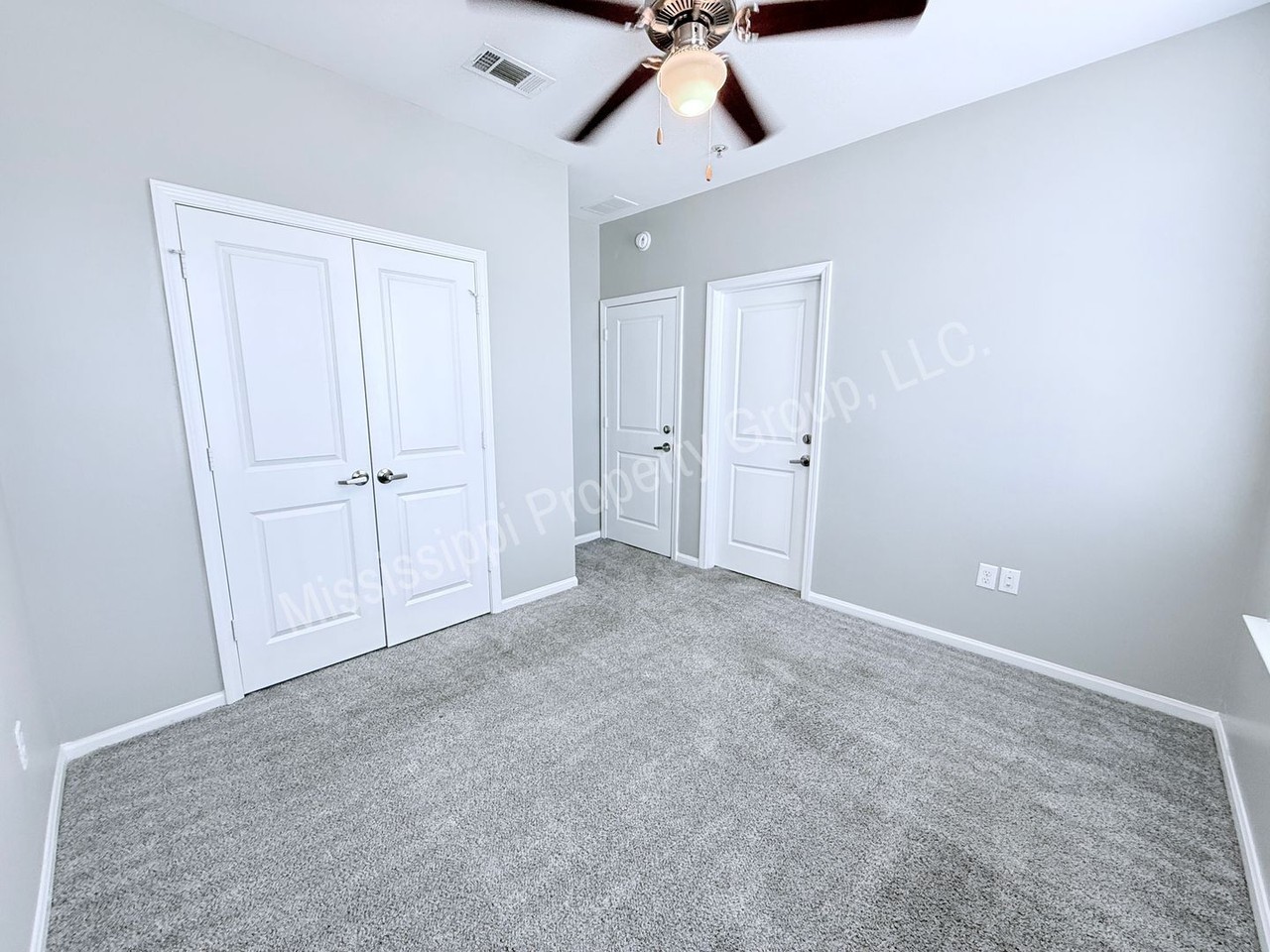 238 Town Center Dr - Photo 7 of 24