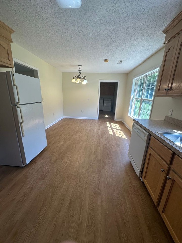 3285 N Kings Hwy - Photo 6 of 12