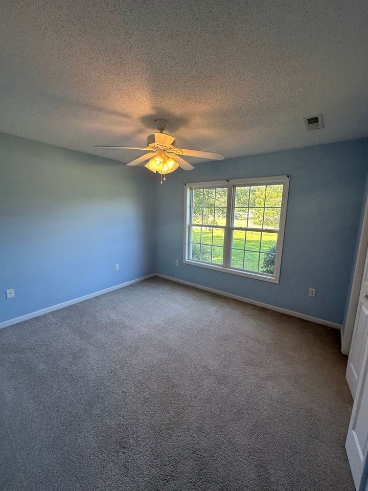 3285 N Kings Hwy - Photo 7 of 12