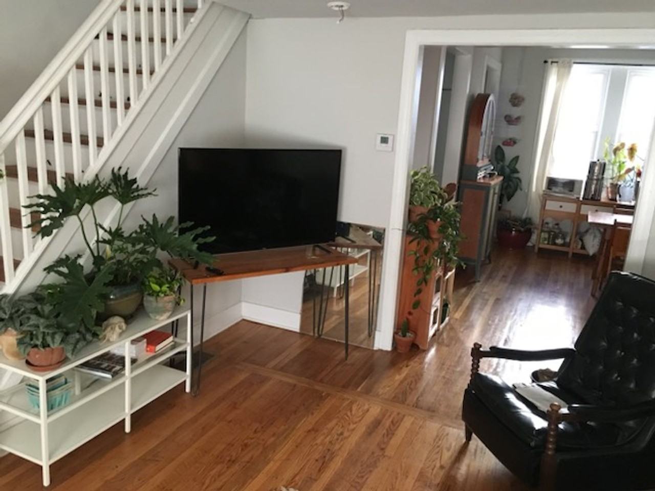 1119 S Peach St - Photo 2 of 4