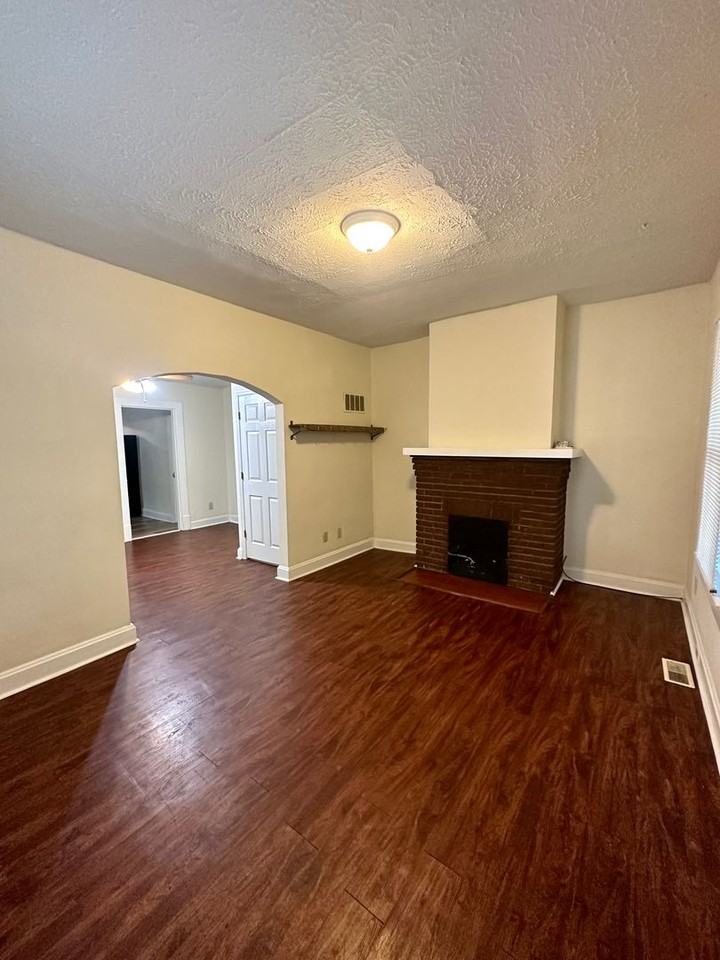 370 Bucoto Ct - Photo 2 of 16