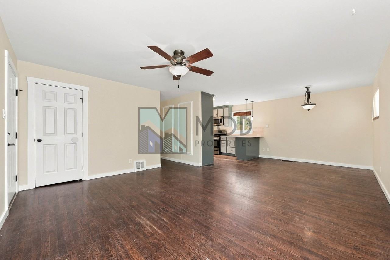 4776 E Utah Pl - Photo 6 of 24