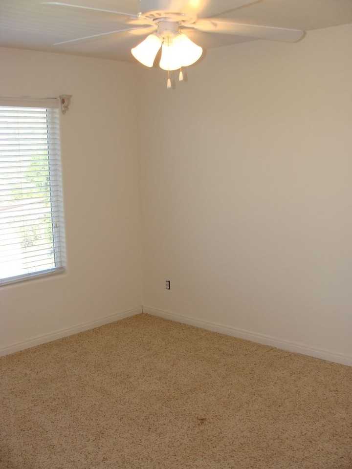 367 Sneath Way - Photo 5 of 23