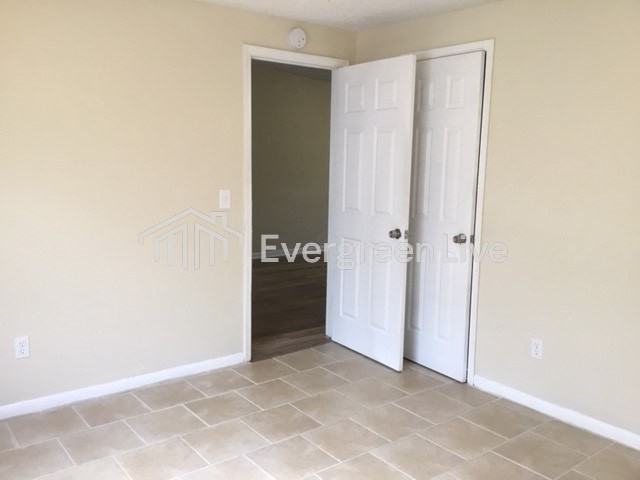 4888 Strato Rd W - Photo 3 of 11