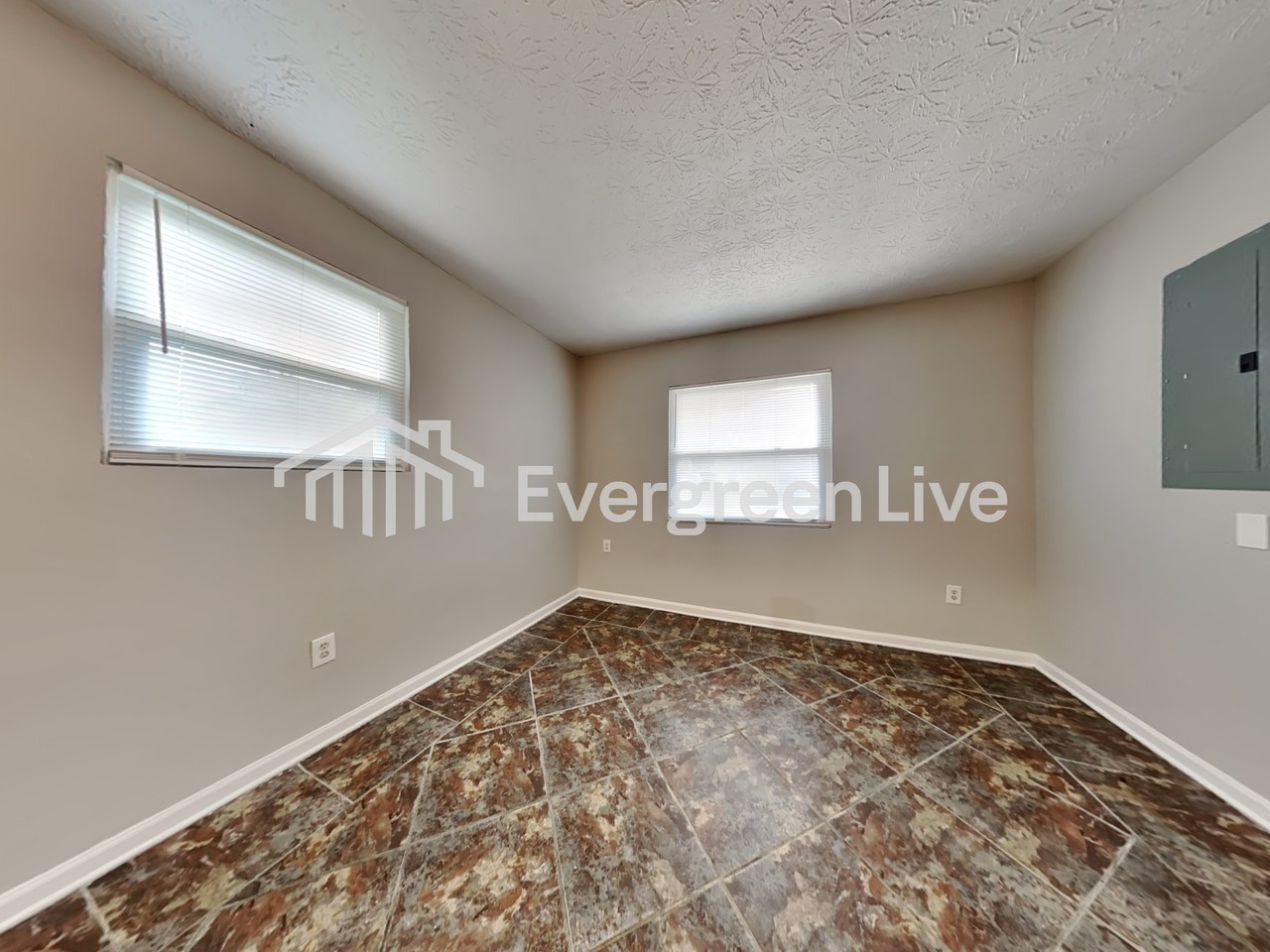 8249 Devoe St - Photo 7 of 21