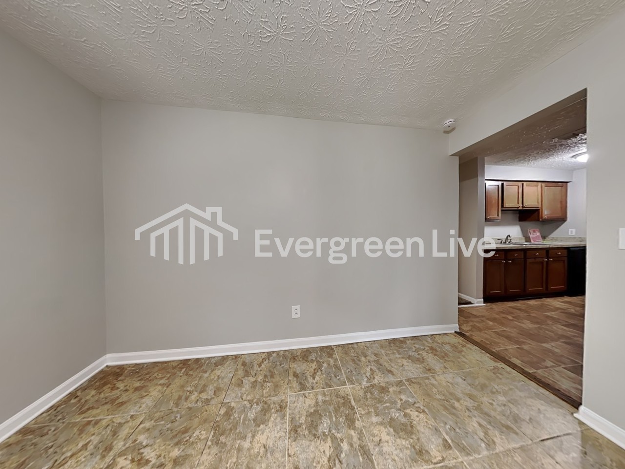 8249 Devoe St - Photo 6 of 21