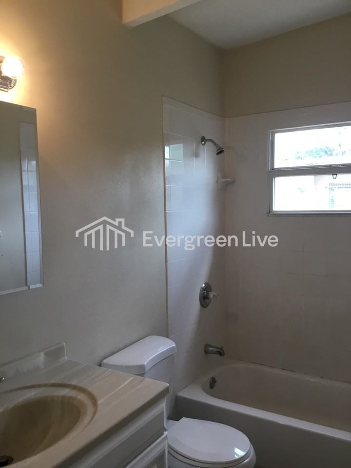 1703 Carnegie Cir - Photo 5 of 21