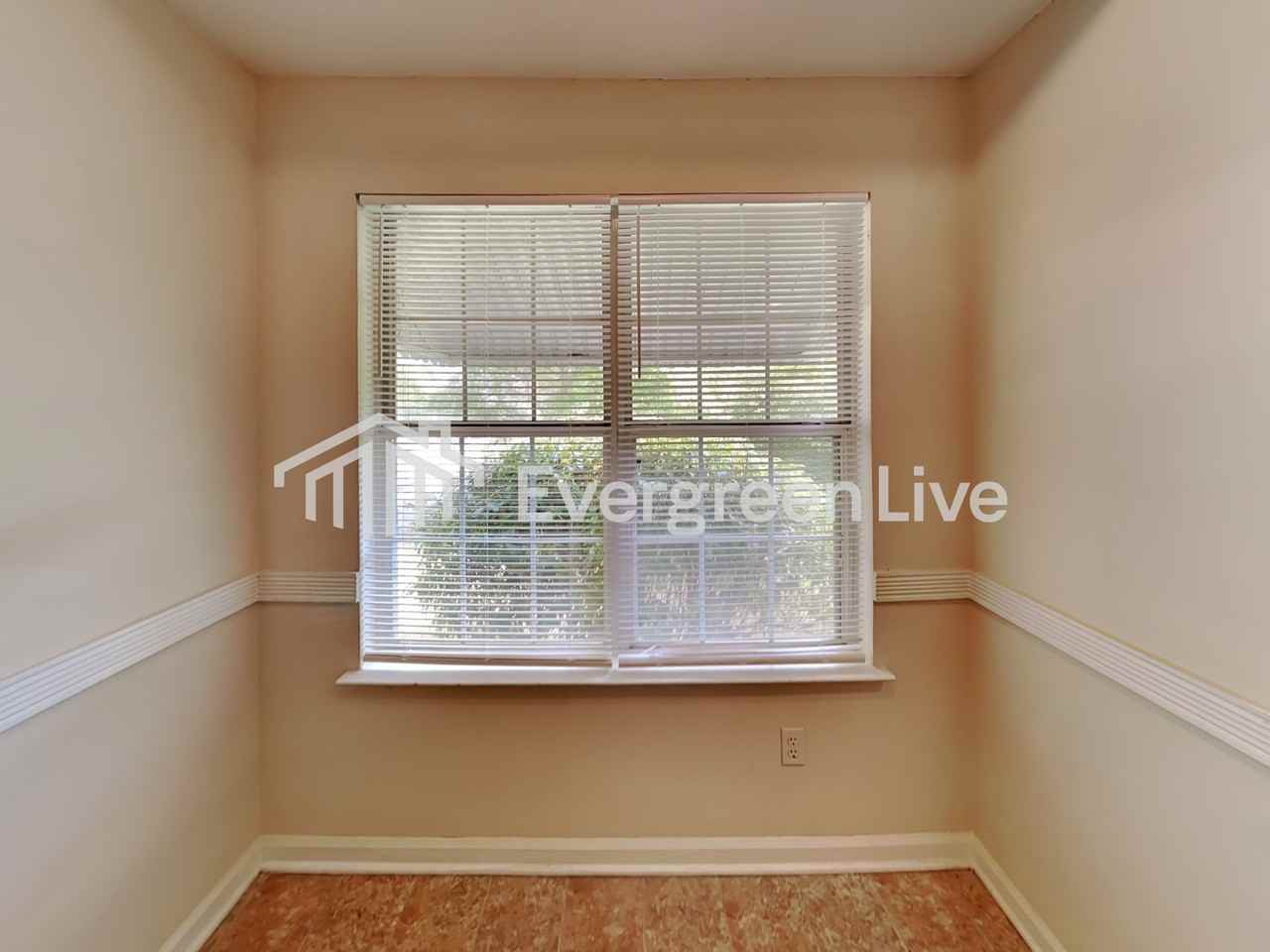 1410 Stoneleigh Way - Photo 5 of 21