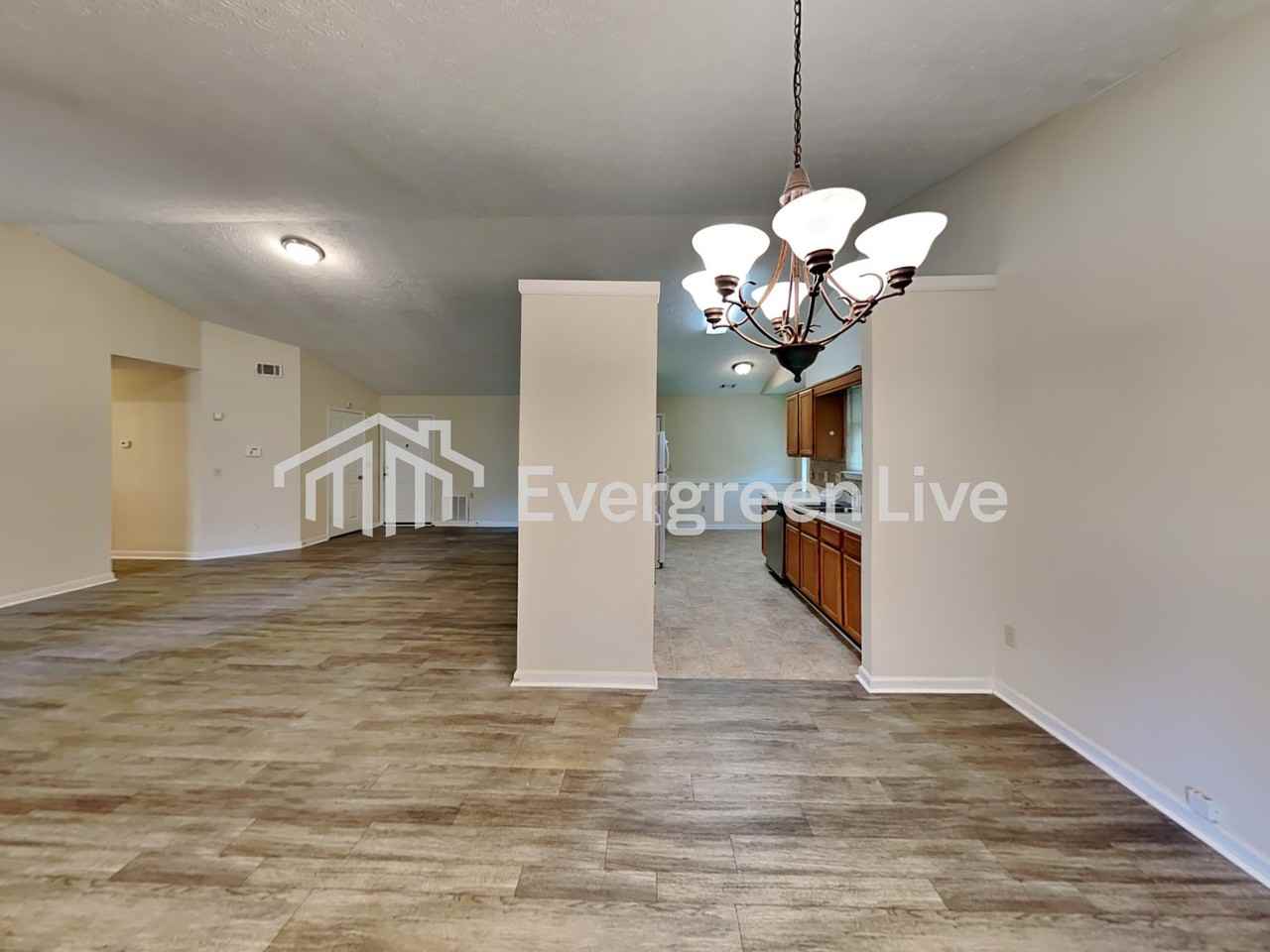 1410 Stoneleigh Way - Photo 4 of 21