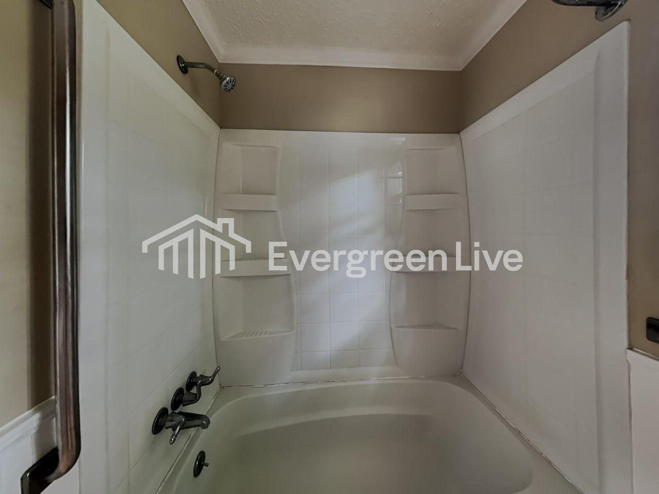 1127 Cousins Rd - Photo 5 of 18