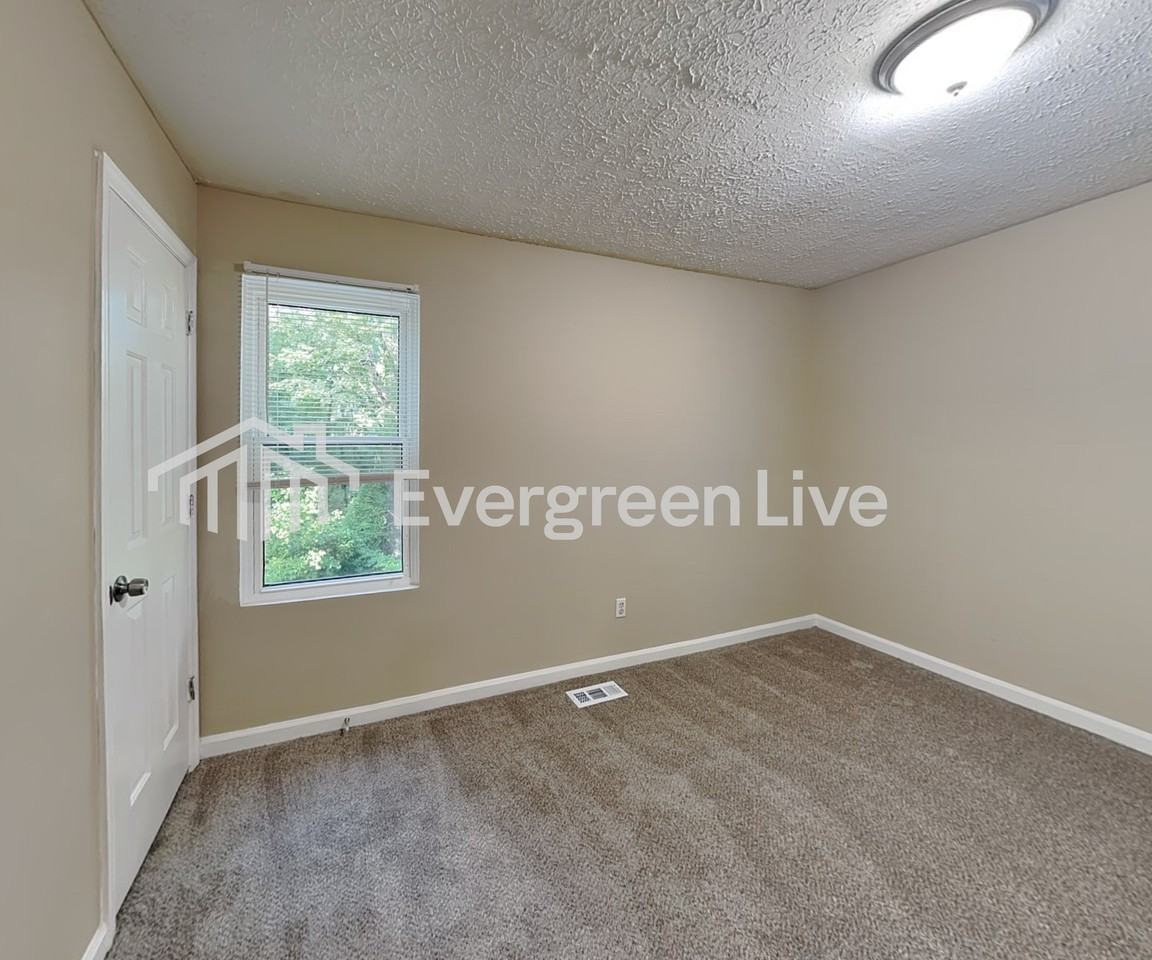 1127 Cousins Rd - Photo 6 of 18