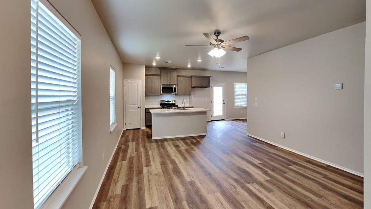 12501 Florence Ln - Photo 5 of 21