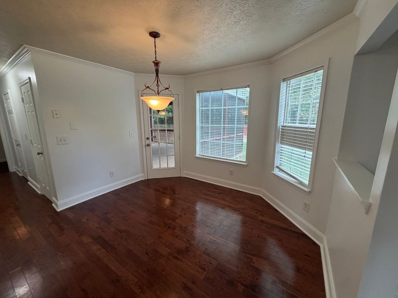 9469 Carnes Crossing Cir - Photo 4 of 24