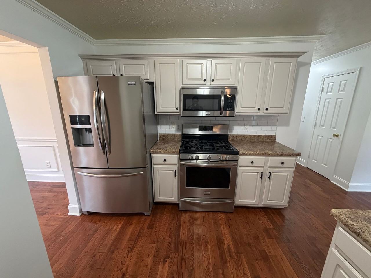 9469 Carnes Crossing Cir - Photo 7 of 24
