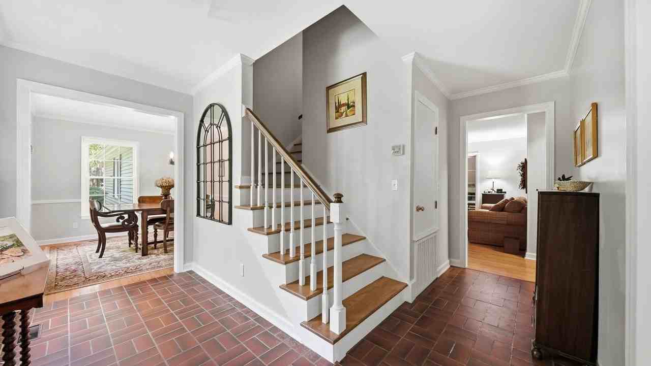 204 Grayson Rd - Photo 2 of 27