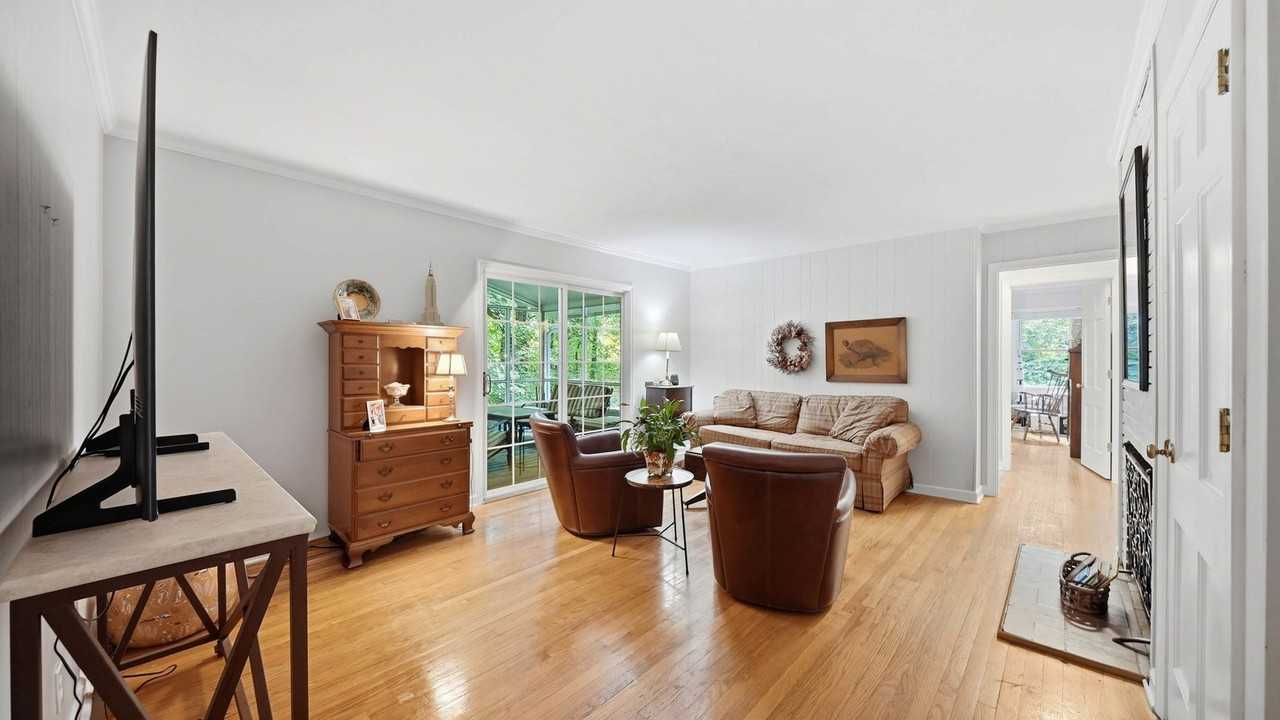 204 Grayson Rd - Photo 6 of 27