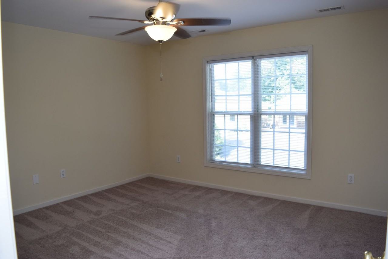 1222 14th St Ne - Photo 5 of 11