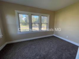 featured image of 656 E Main St