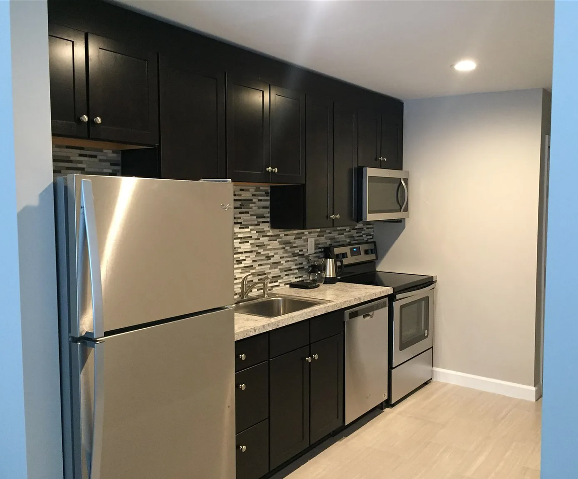 1434 6th Ave - Photo 4 of 6