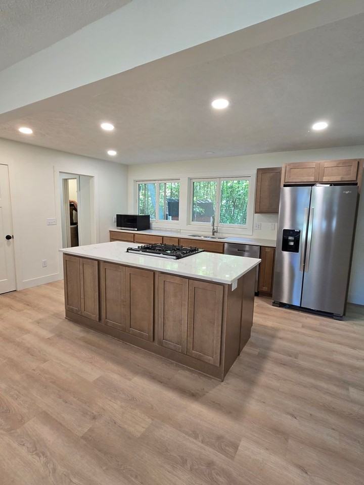 1499 Scenic Dr - Photo 4 of 13
