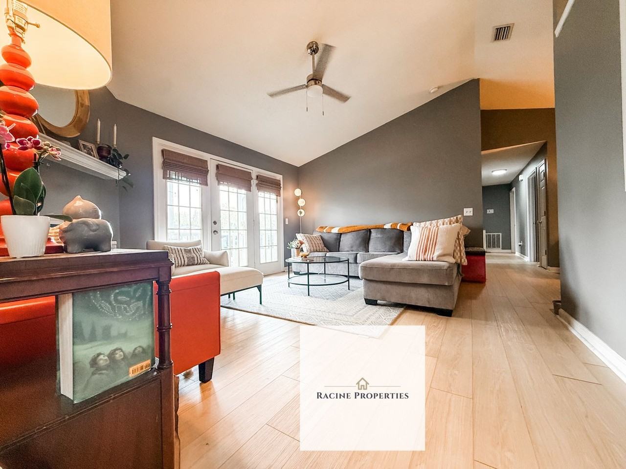 605 Pelham Square Way - Photo 4 of 13