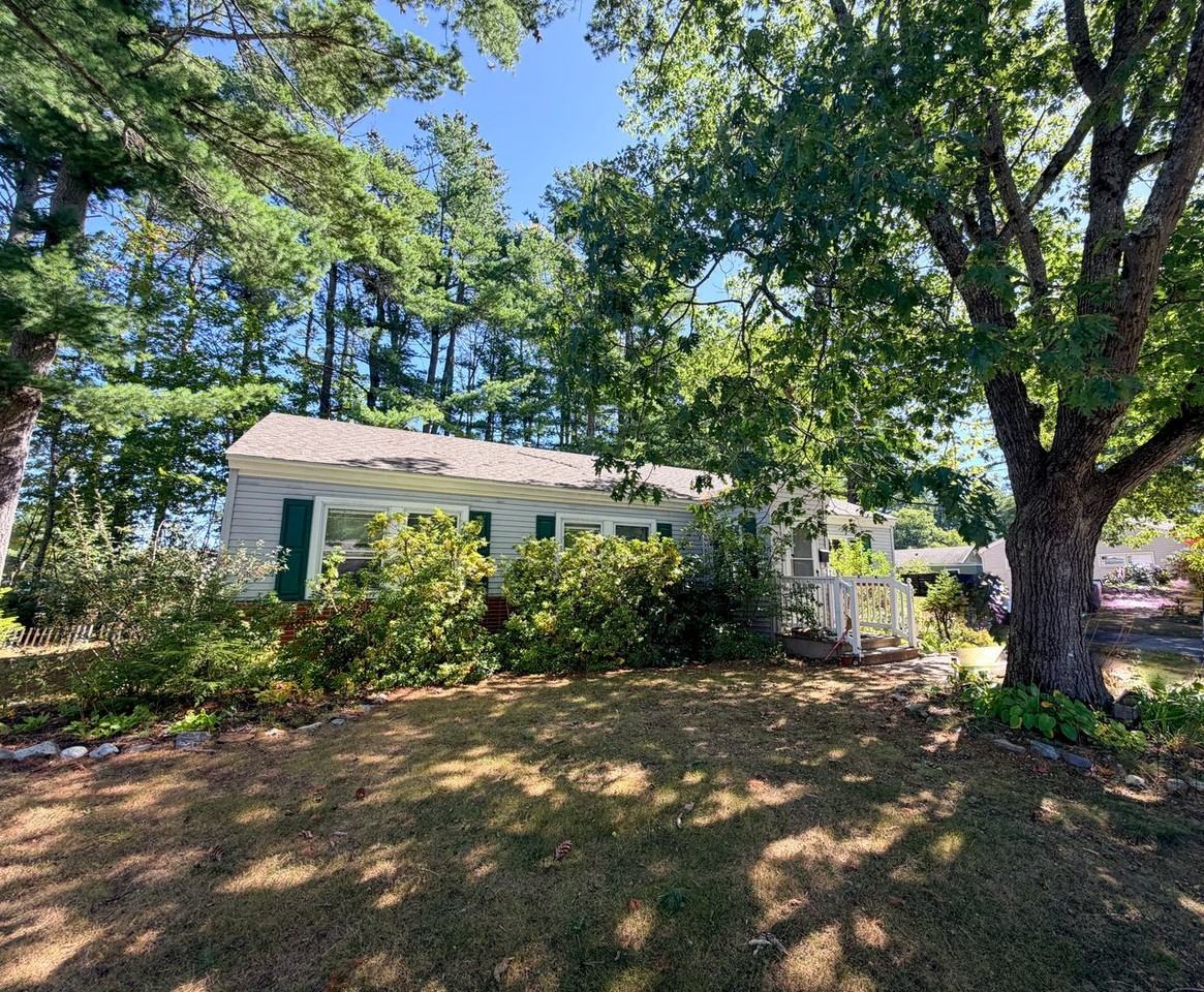 35 Intrepid St - Photo 2 of 19