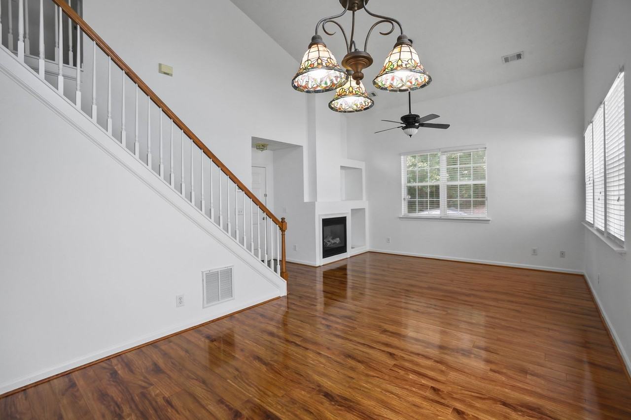 308 W Oaks Trl - Photo 6 of 36