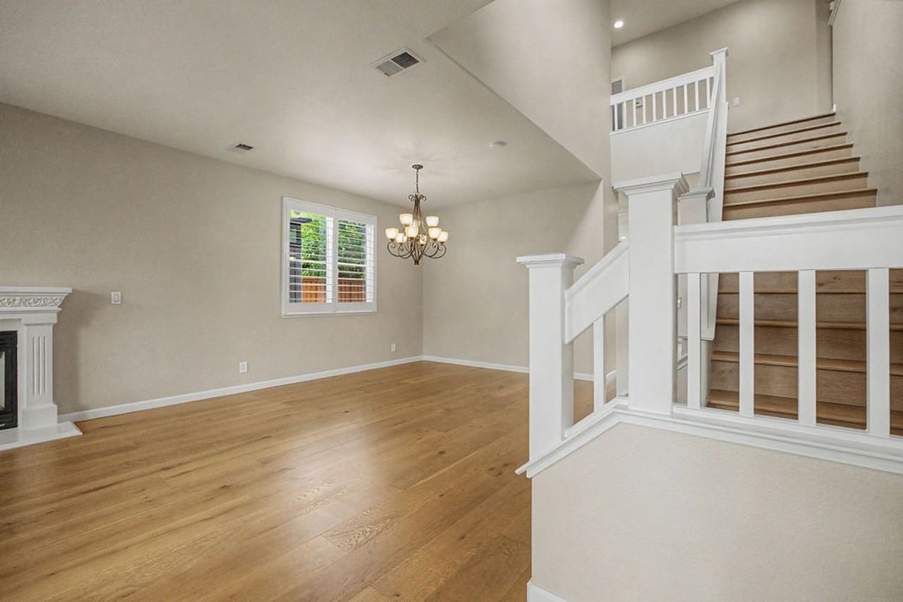 4865 Peninsula Point Dr - Photo 2 of 41
