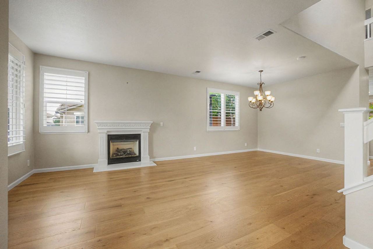 4865 Peninsula Point Dr - Photo 4 of 41