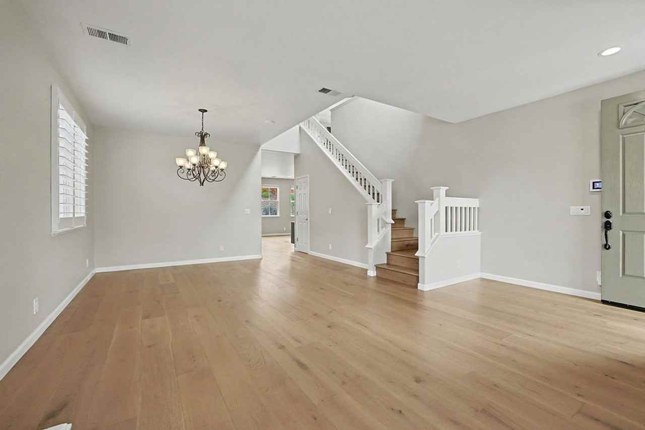 4865 Peninsula Point Dr - Photo 6 of 41
