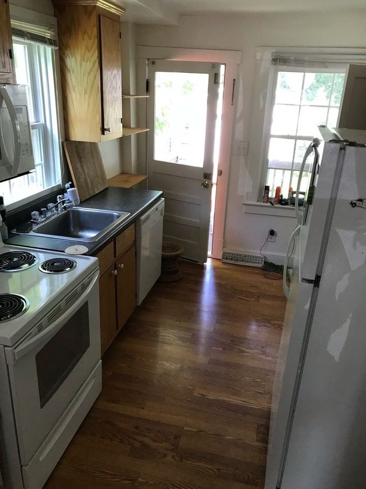 351 10th St Ne ##Nw - Photo 2 of 8