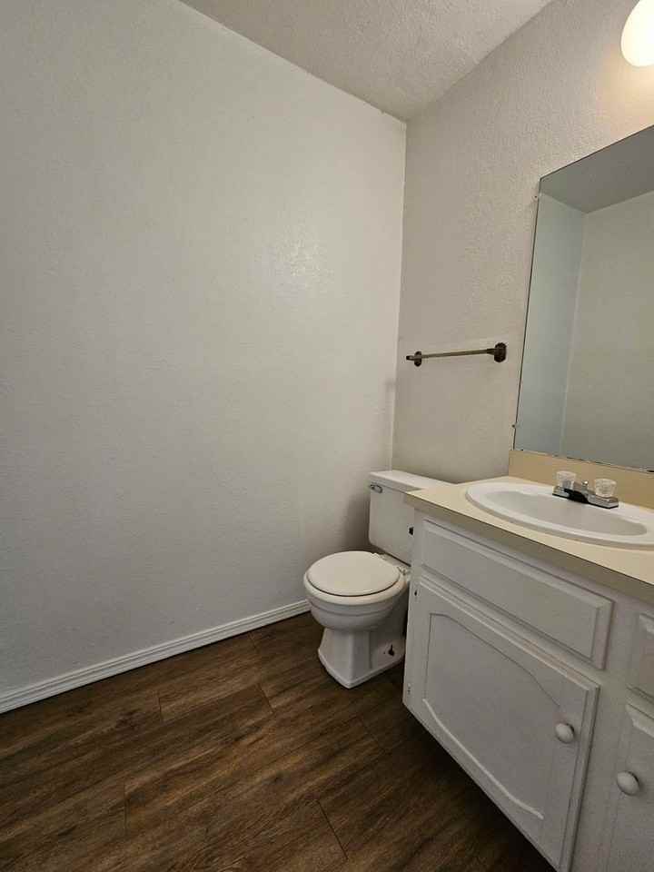 2209 Beaumont Dr #D - Photo 4 of 16