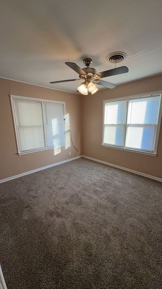 1410 W Hudson Dr - Photo 5 of 10
