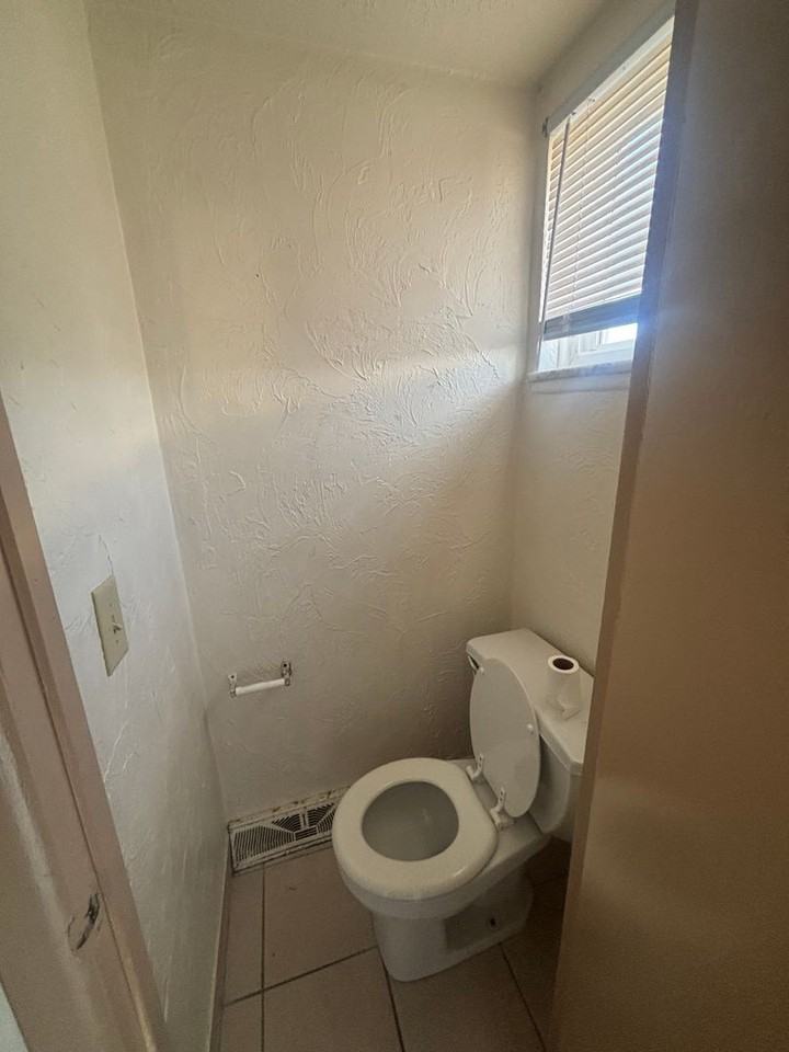 23823 Banbury Cir #5 - Photo 5 of 8