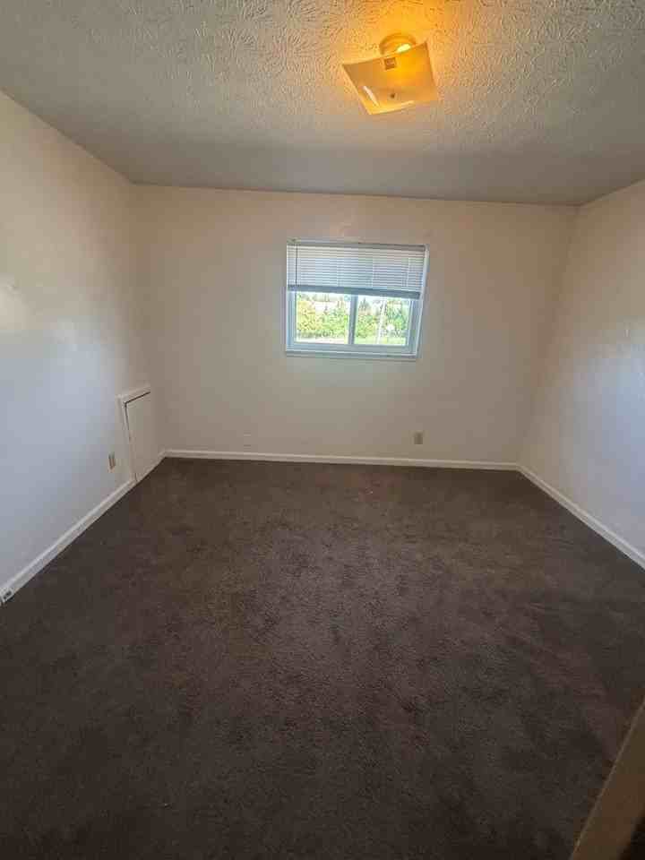 23823 Banbury Cir #5 - Photo 7 of 8
