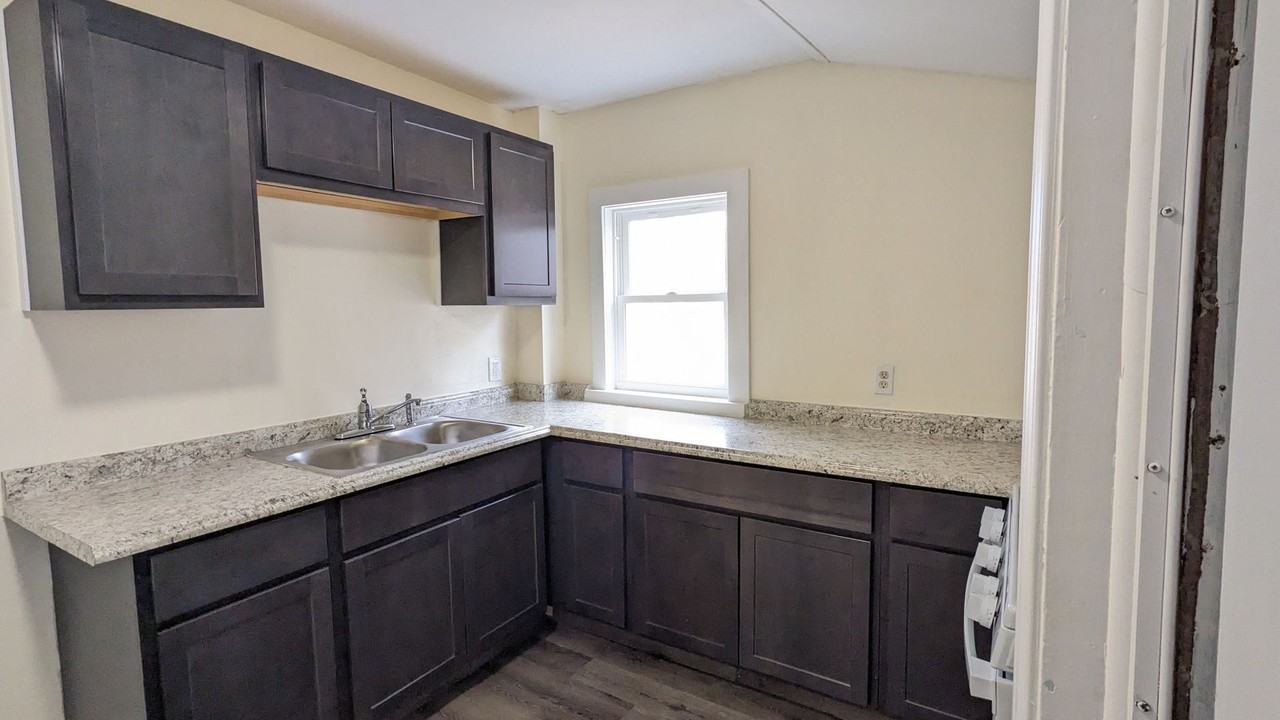 1230 Spring St - Photo 2 of 8