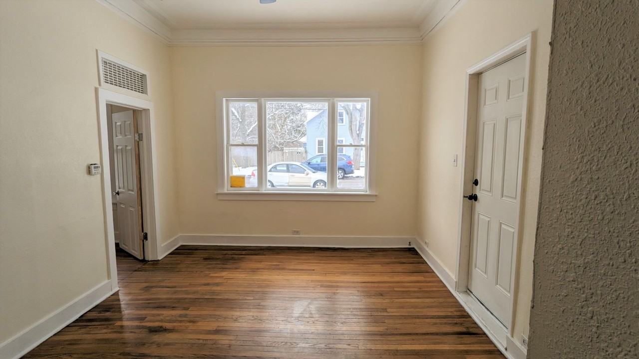 1230 Spring St - Photo 4 of 8