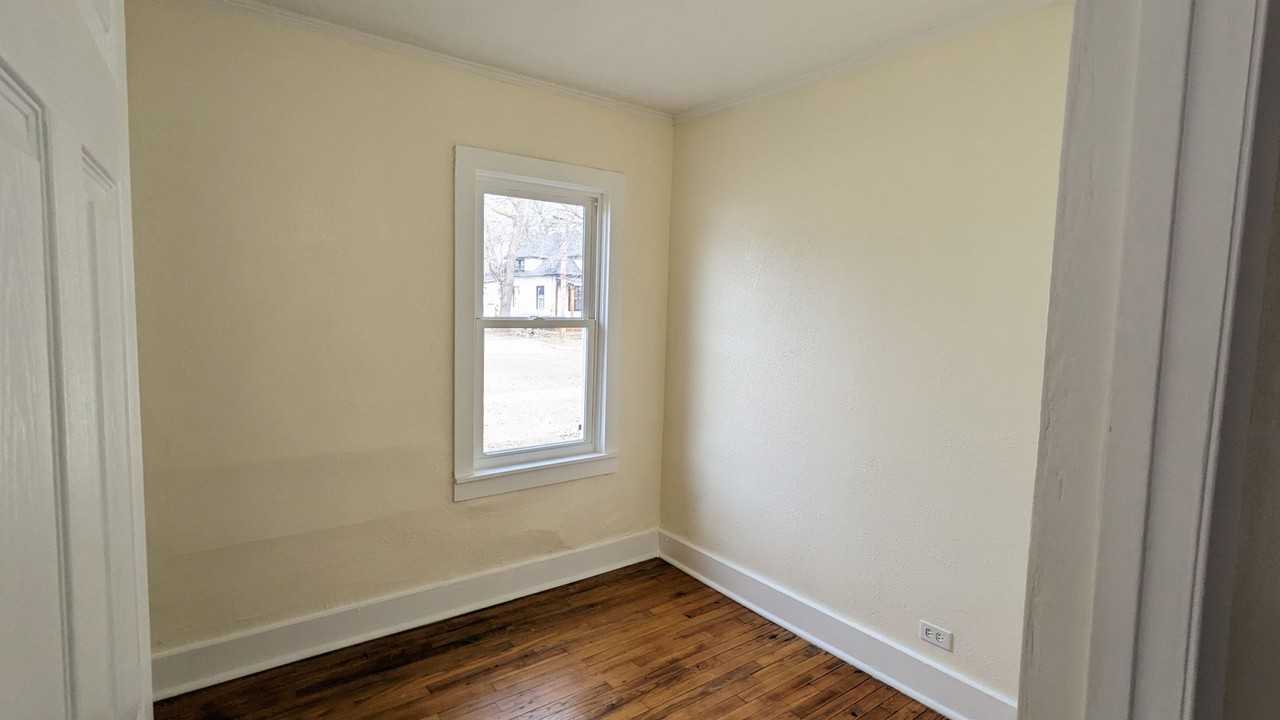 1230 Spring St - Photo 6 of 8