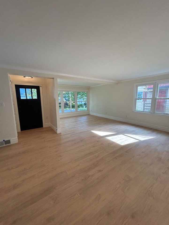 147 W Hamilton Ave - Photo 3 of 26