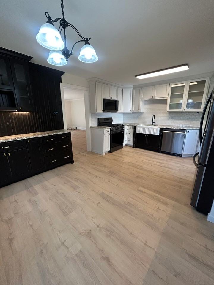 147 W Hamilton Ave - Photo 7 of 26