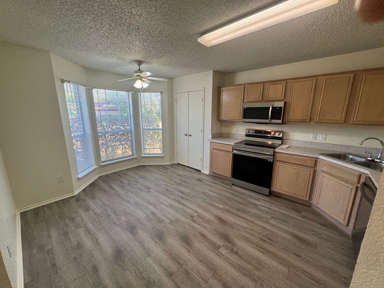 5821 Northfield Dr - Photo 2 of 26