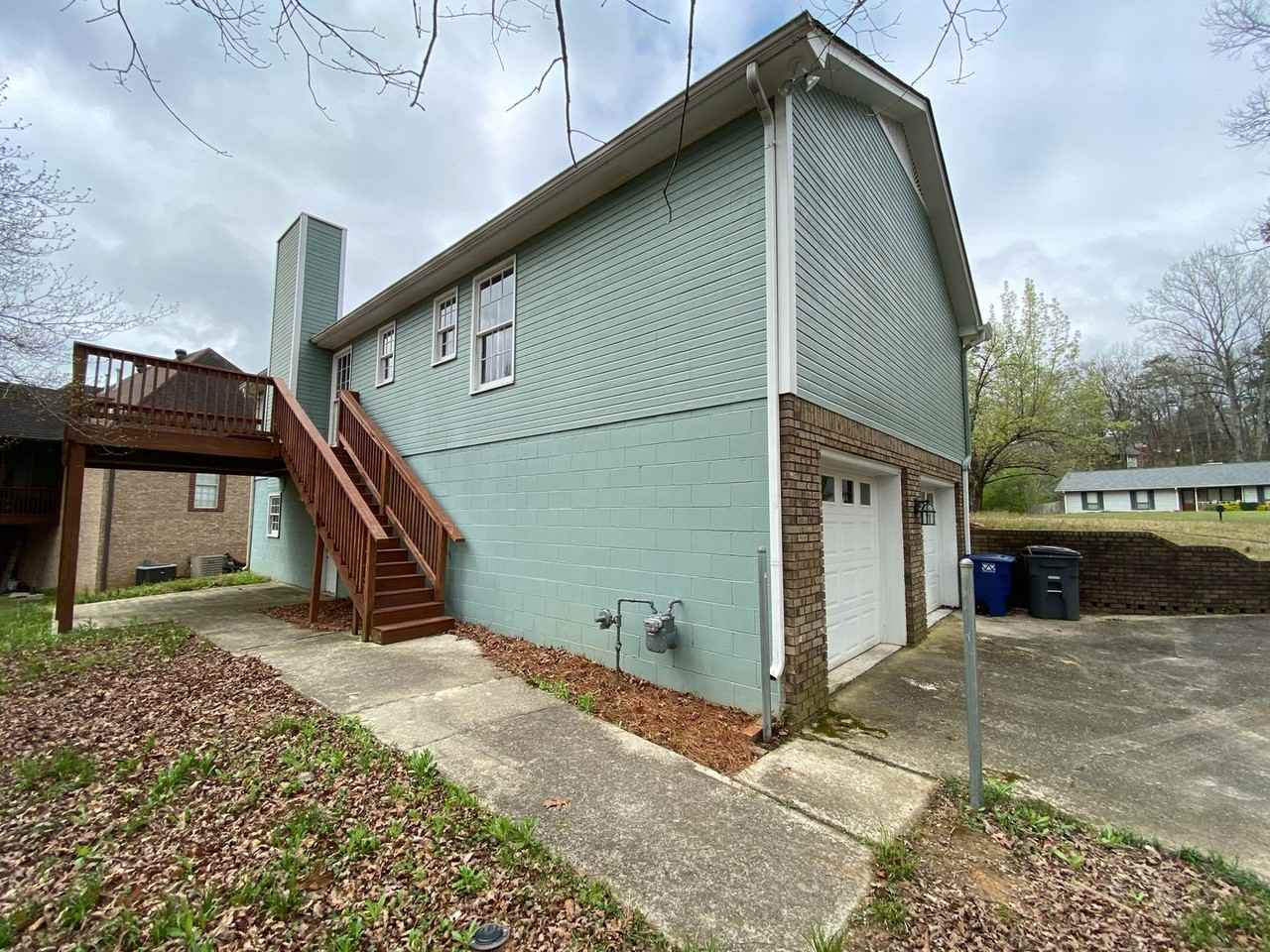 221 Ridgewood Dr - Photo 3 of 39