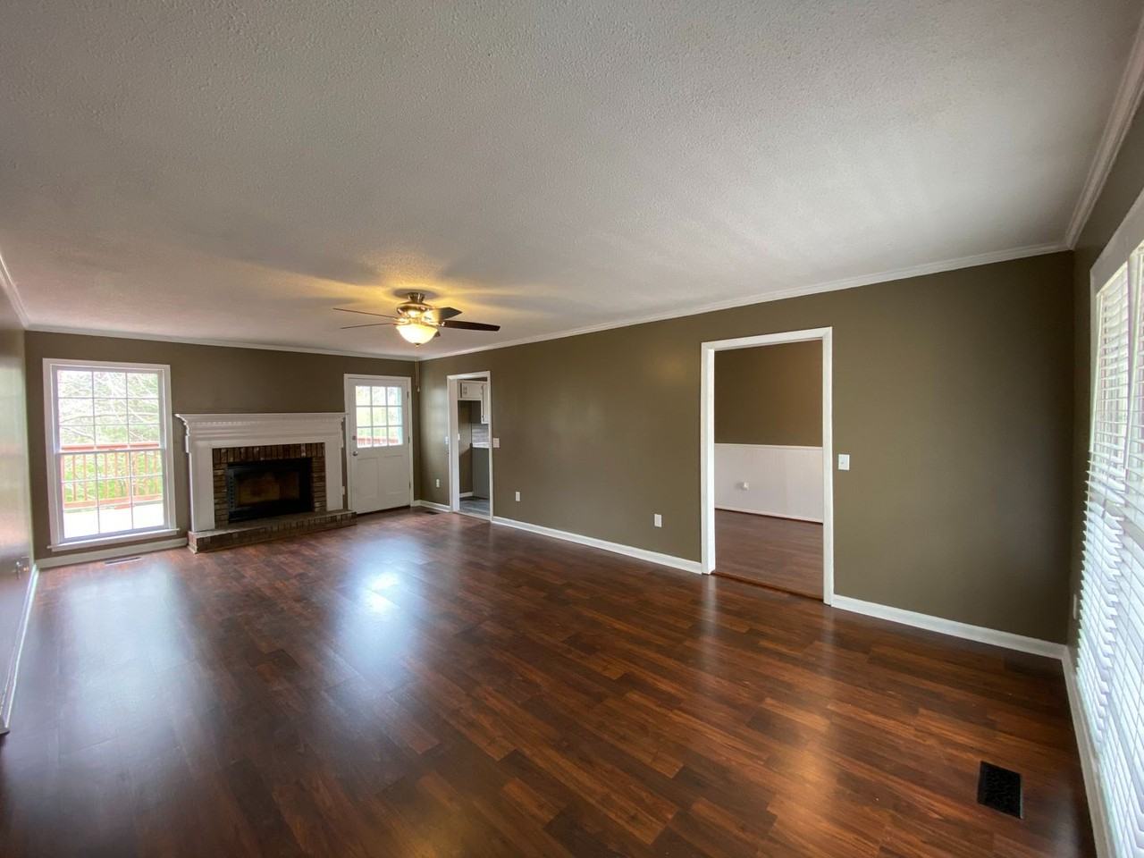 221 Ridgewood Dr - Photo 5 of 39